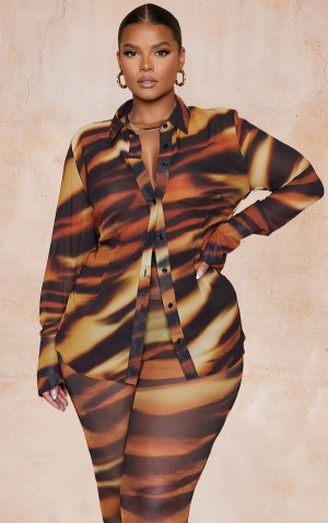 Pretty Little Thing Plus Tiger Printed Fitted Chiffon Plunge Skjorta Bruna | 78ABZTLRP